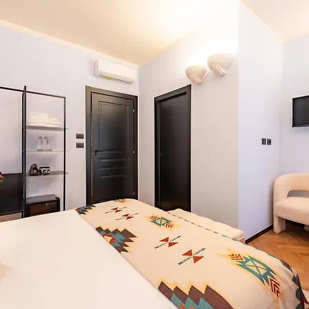 Vendégház V-collection Solferino 3*