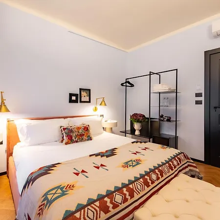 V-collection Solferino Vendégház 3*