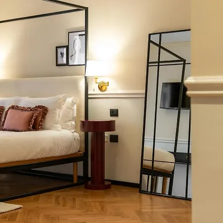 V-collection Solferino Milánó